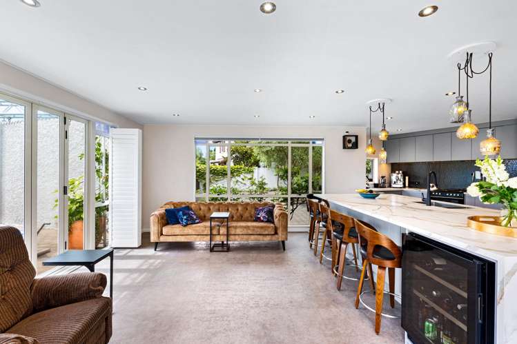 15 Woodford Heights_1