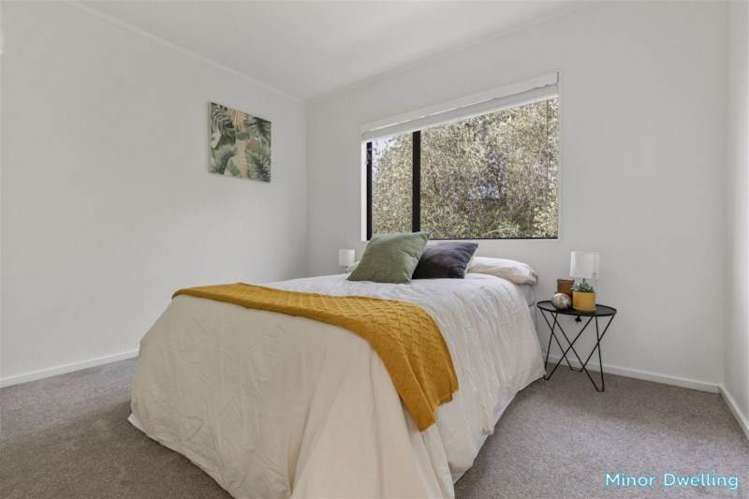 8 & 8A Kupari Place Totara Vale_7