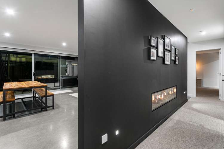 261 Lakes Boulevard Pyes Pa_19