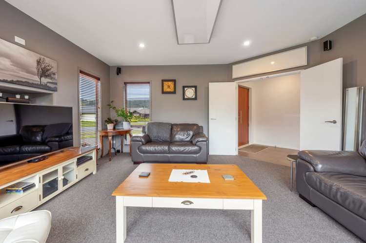 60 Montgomery Crescent Kinloch_15