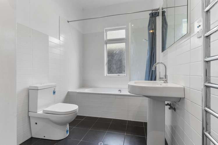 259 Saint Andrews Road Epsom_20