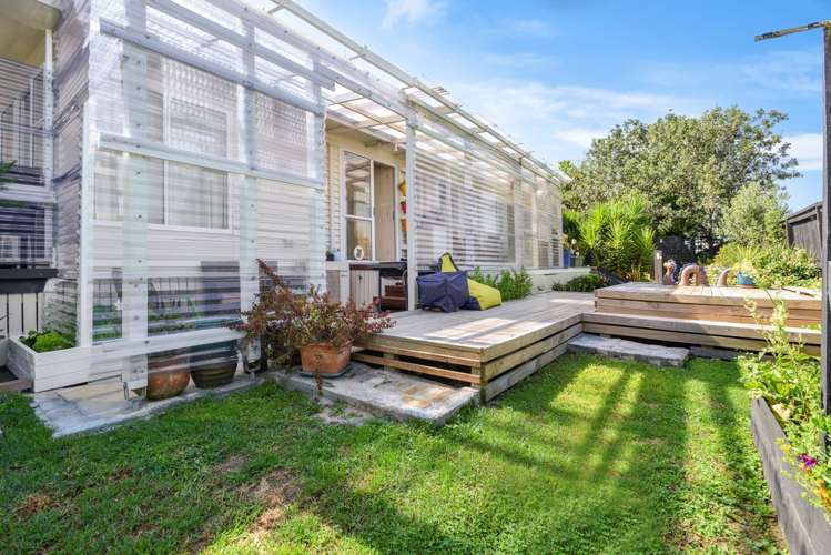 66 Wharf Road Clarks Beach_2