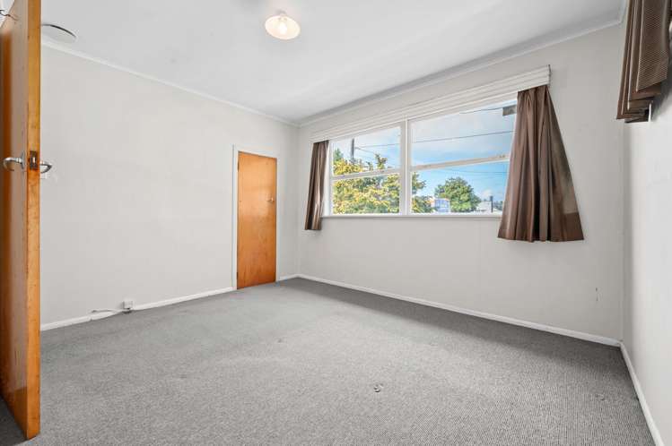 209 Clyde Street Hamilton East_14