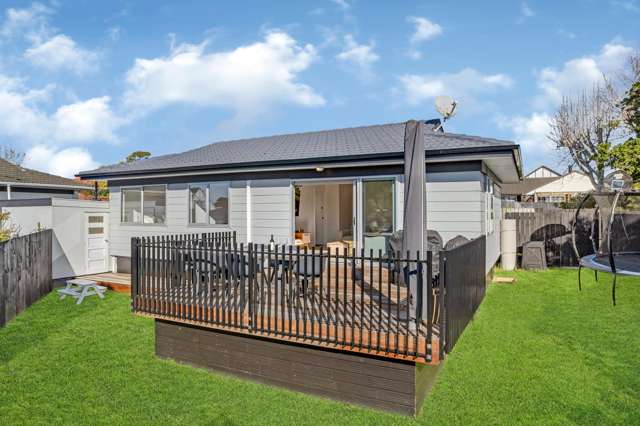 Stylish, Fully Renovated & Family Friendly!