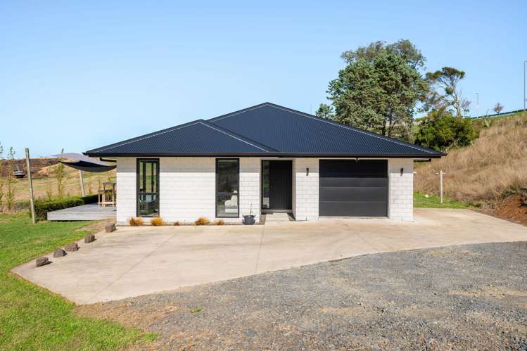 411 Tuhikaramea Road Temple View_16