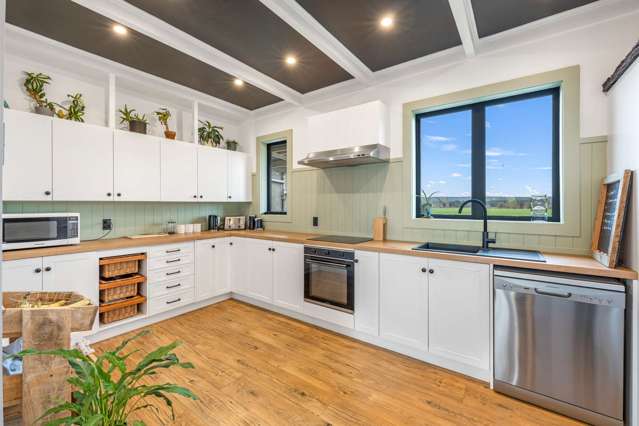Modern Rural Lifestyle Awaits!