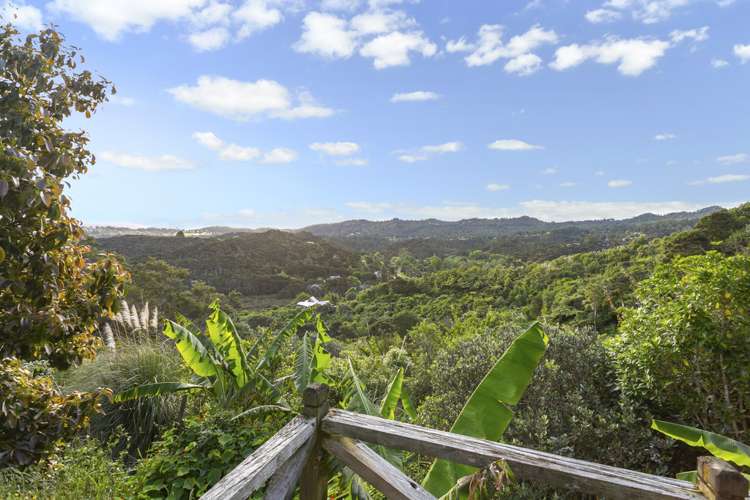 35 Landing Road Titirangi_11
