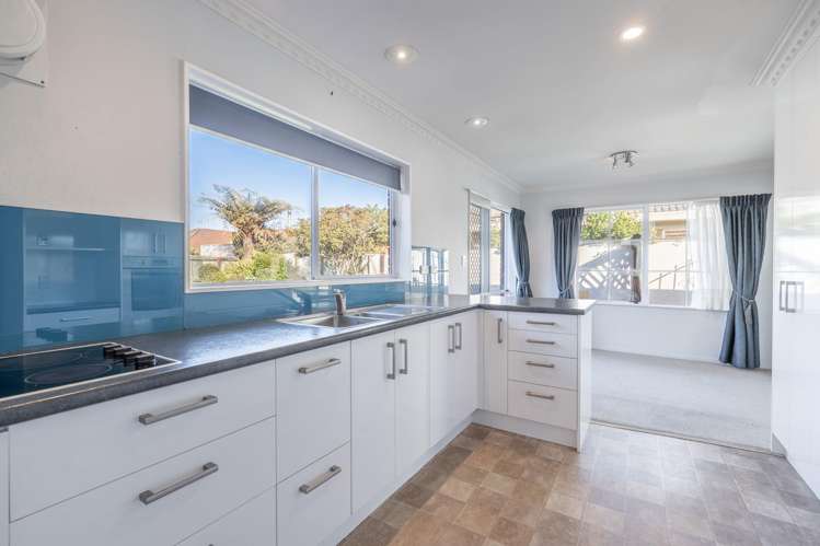 18 Robertson Street Glenholme_8
