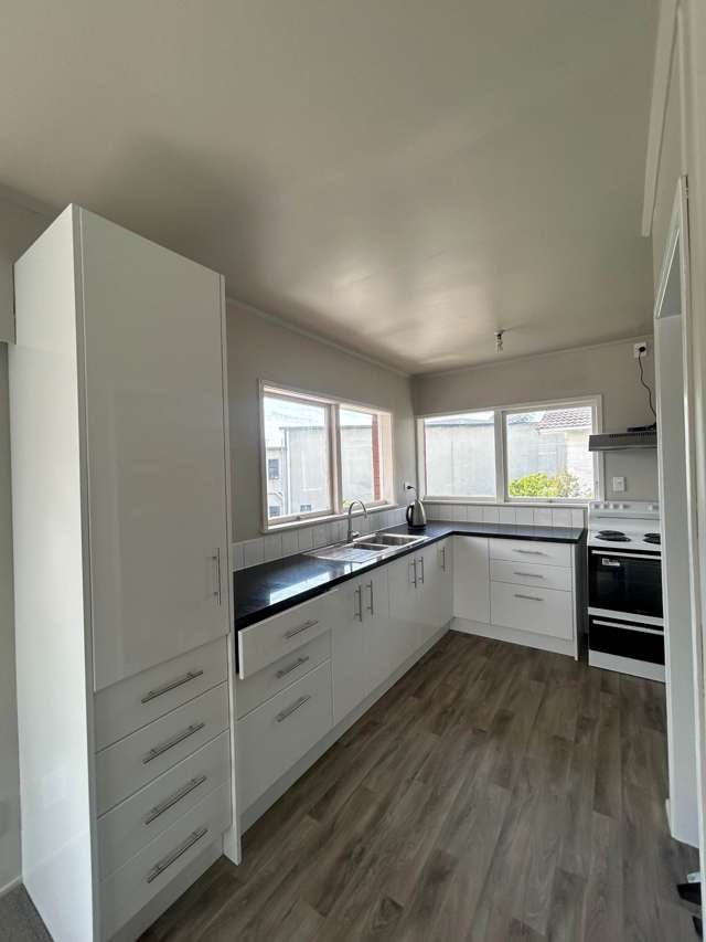 Newly Refurbished 2-Bedroom Unit in Glenfield/...