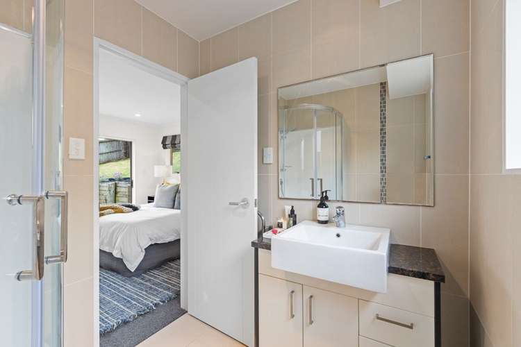 11 Bloomfield Rise Stanmore Bay_18