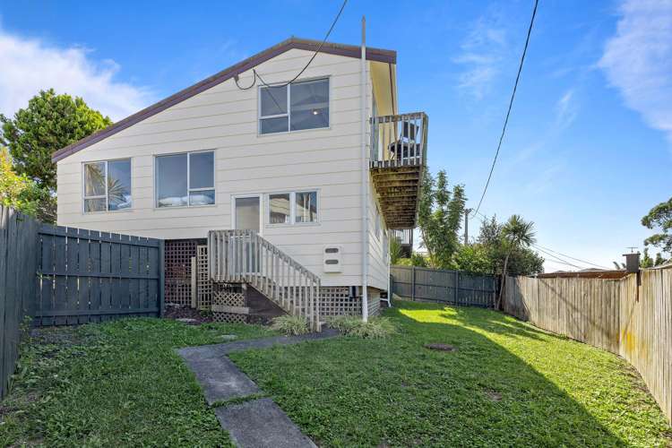 3/49 Lancaster Road Beach Haven_16