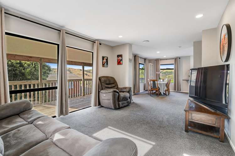 8 Empressa Heights Helensville_6