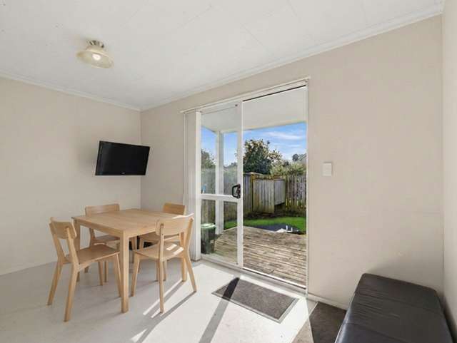9 Norrie Smith Avenue Flat Bush_4