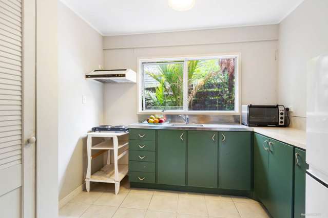 1/122 Rosier Road Glen Eden_3