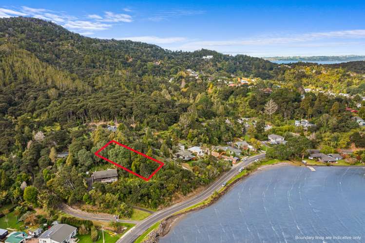 1210 Huia Road_3
