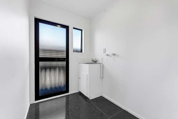 2/73 Russell Road Manurewa_18