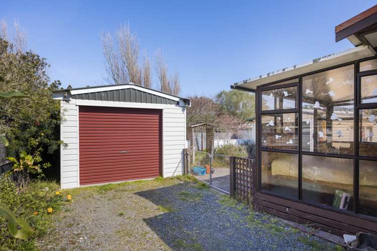 8 Cousins Avenue East Foxton Beach_13