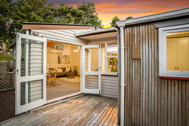 57 Rimutaka Place Titirangi_12