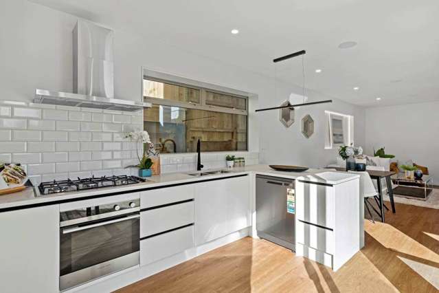 2/3C Long Bay Drive Torbay_2