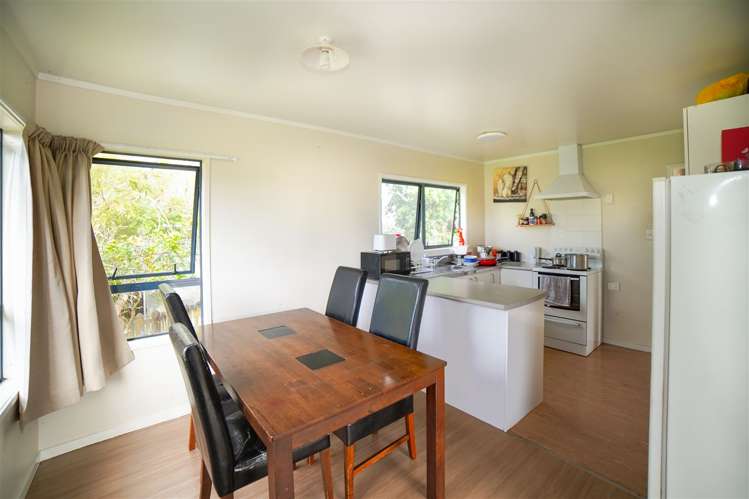 2/73 Etherton Drive Manurewa_4