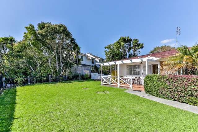 Macleans Zoned Brick & Tile Unit - Must be Sold!