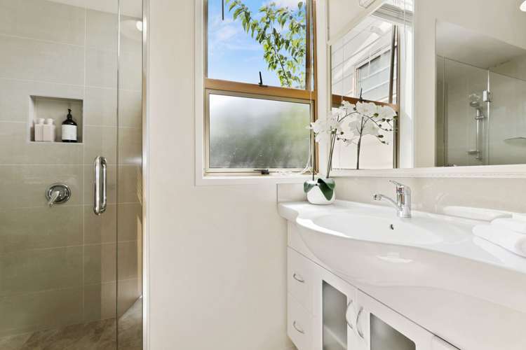 29 Ingle Avenue Waipahihi_9