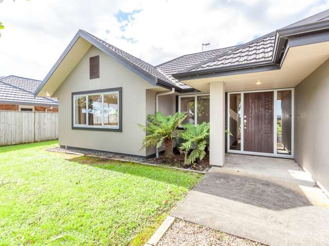 139 Pacific Drive Fitzherbert_1