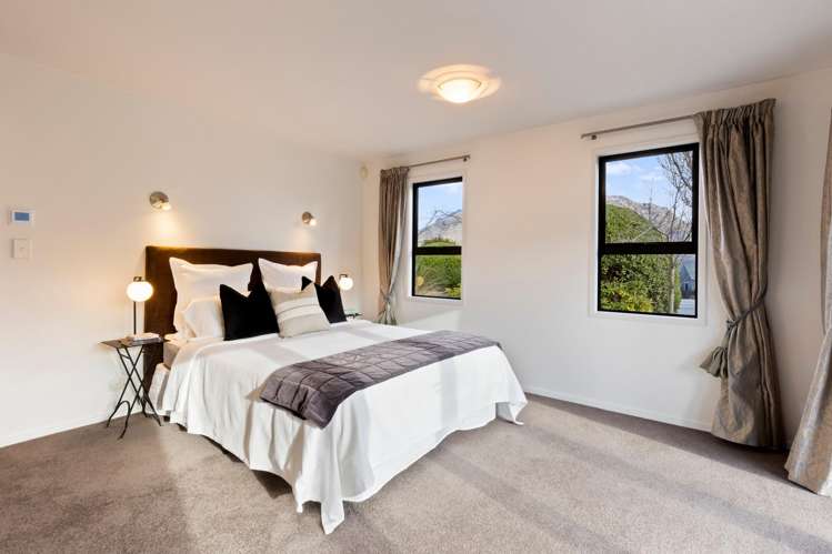 660 Peninsula Road Kelvin Heights_16