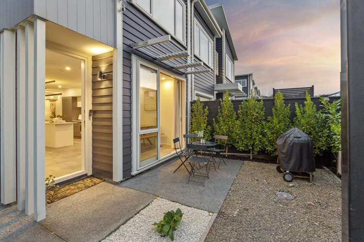 18 Taitonga Lane Stanmore Bay_23