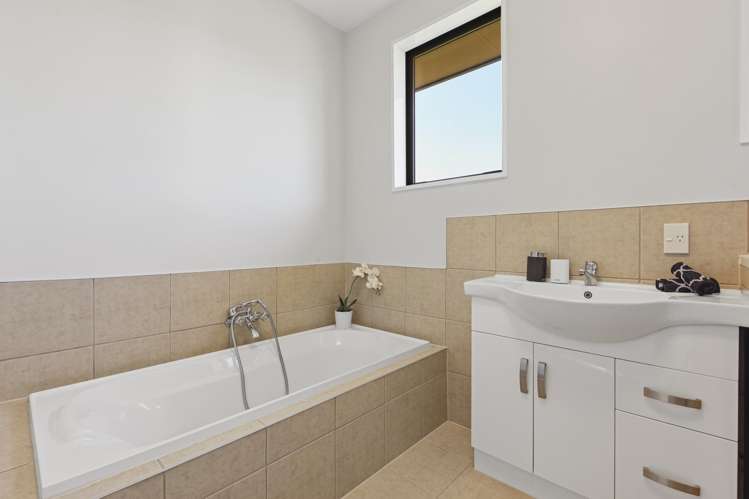 102 Glews Road Cust_26