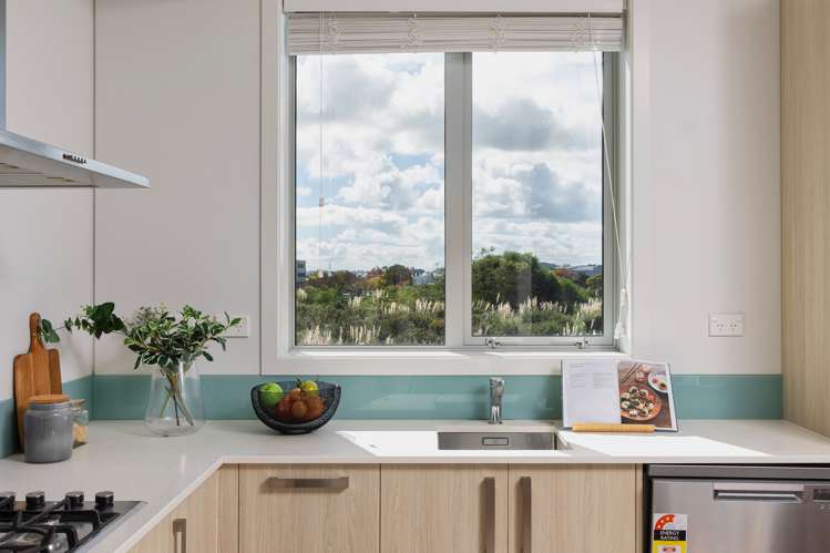 15 Ceramic Lane New Lynn_13