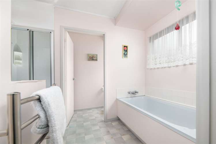 1/25 Tirohunga Drive Henderson_11