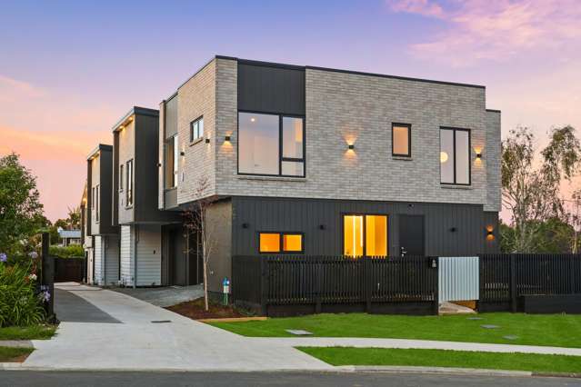 Brand-New with Ensuite & Extra Lounge