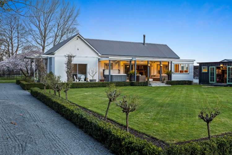 307 Larcombs Road Weedons_21