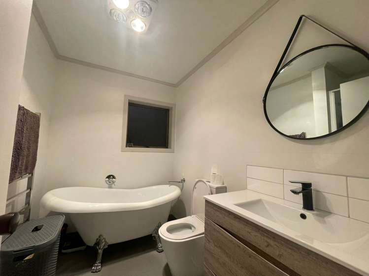 2/6 Sonnenberg Way Titirangi_7