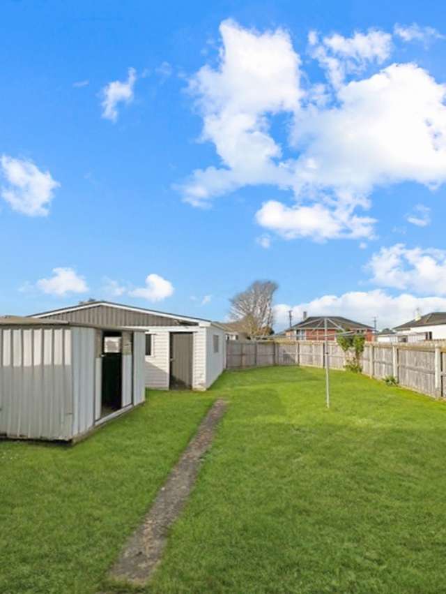 18 Devon Crescent 10985_1