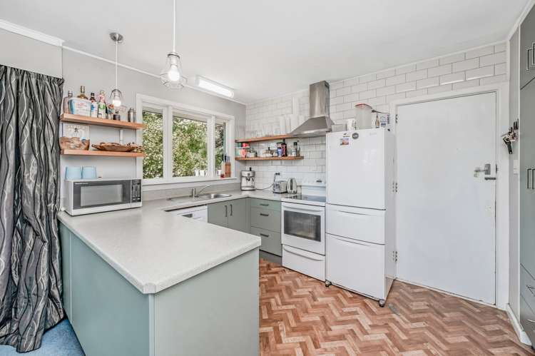 5669 West Coast Road Springfield_10