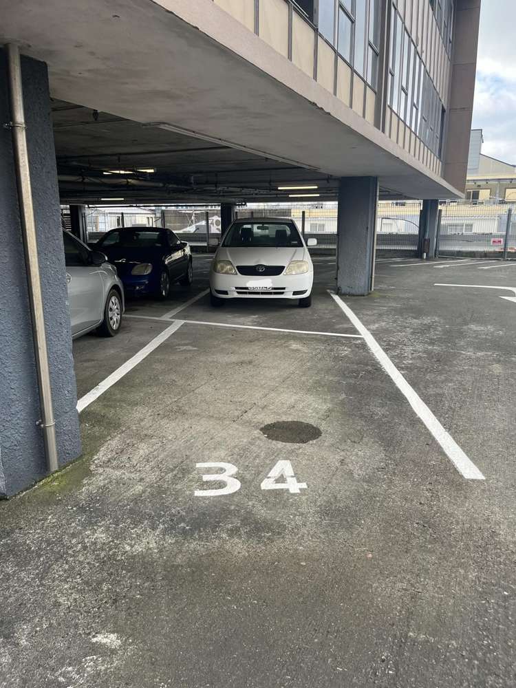 4B34/187 Victoria Street - Car park_3