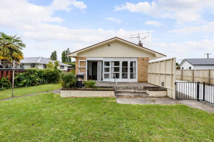 1/19 Greta Street Glenview_7