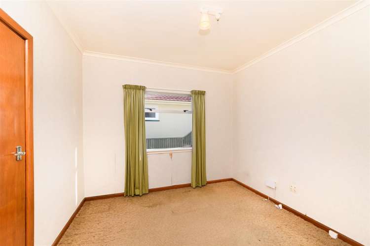 27 Lower High Street Marton_31