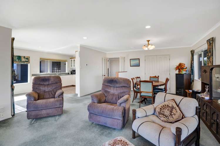 6 Saddle Row Welbourn_6