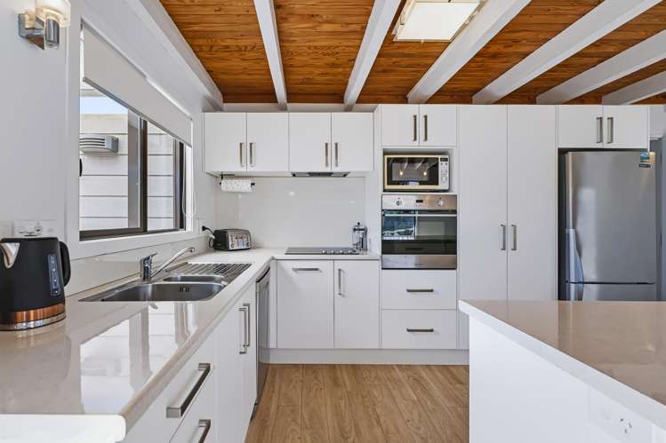 10 Blucher Reef Pauanui_4