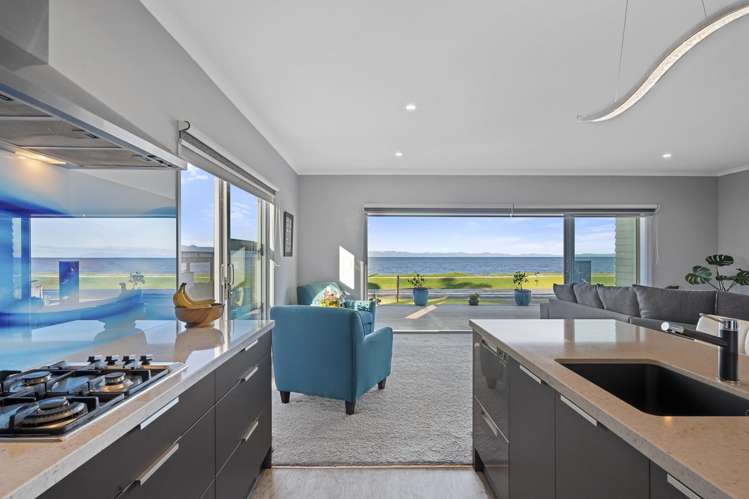 877 East Coast Road Kaiaua_6