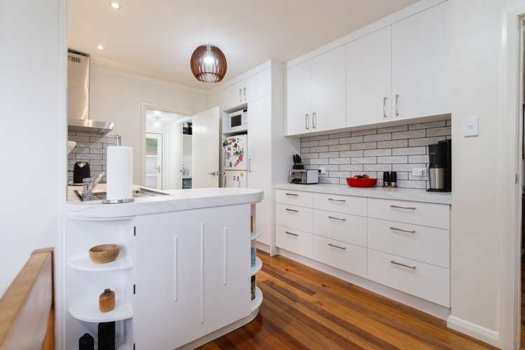 45 Easther Crescent Kew_10