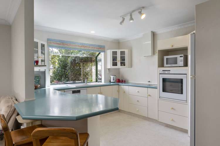 1/9 Astelia Way Waipahihi_2