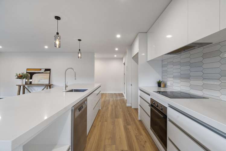 2 Serenity Crescent Kelvin Grove_3