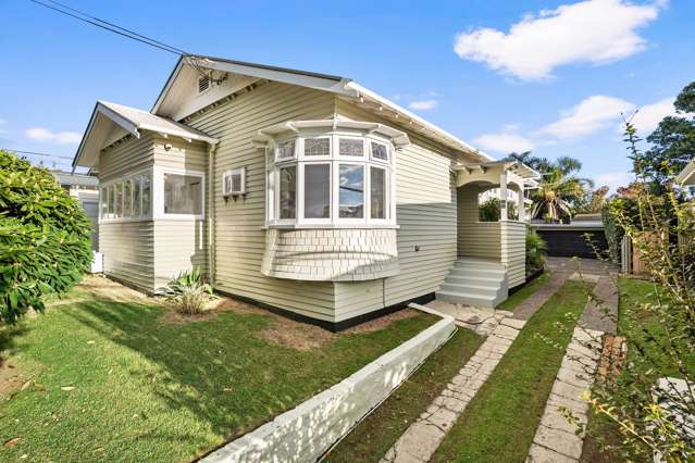 Gorgeous Bungalow with Bonus Space!