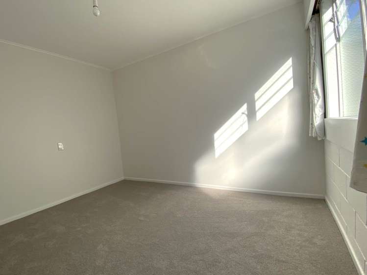 2/12 Earnoch Avenue Takapuna_6