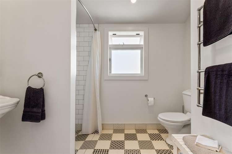 77 Covent Drive Stoke_24