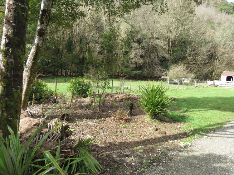 58 Trennery Street Reefton_10